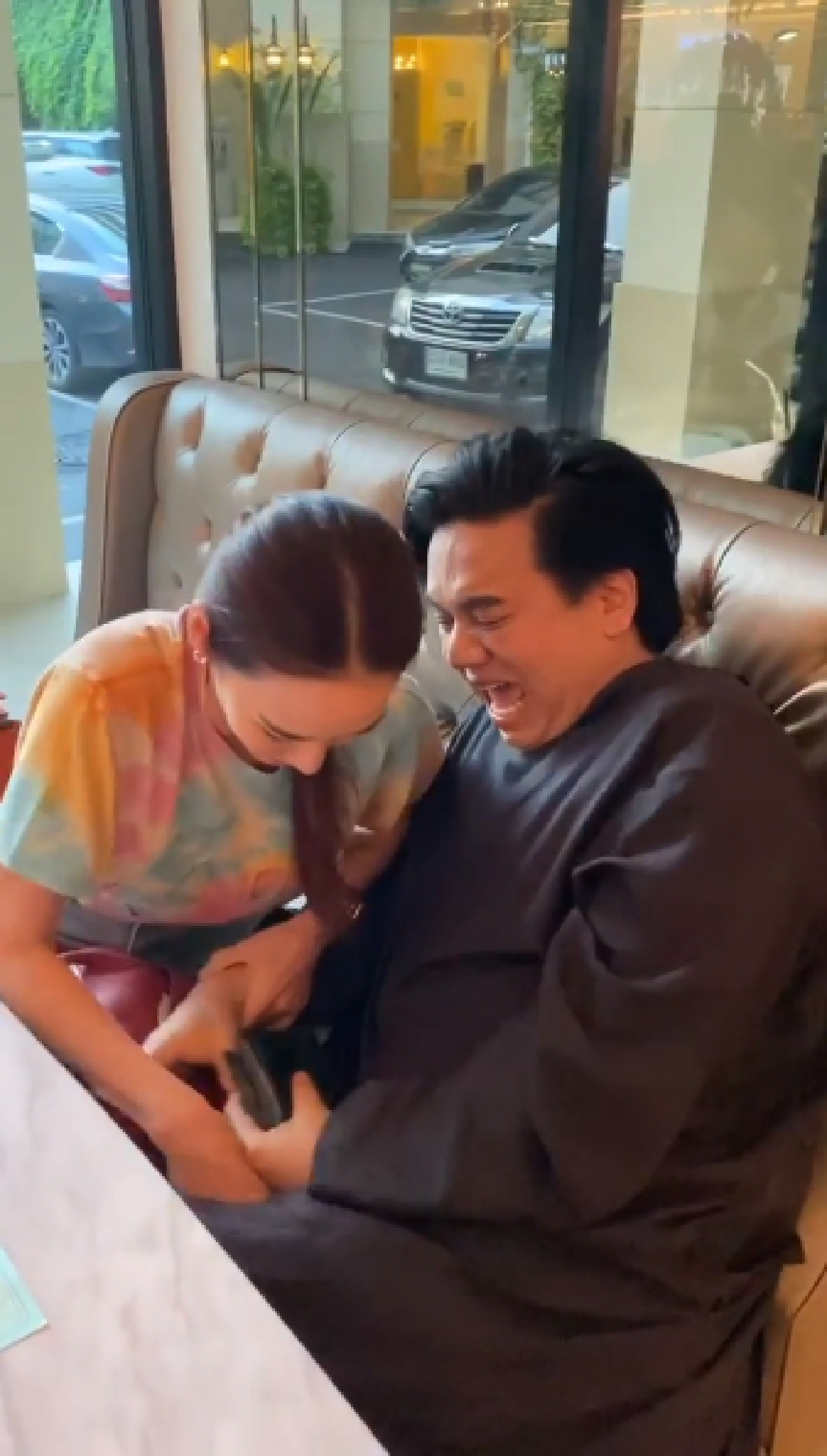 เอ ศุภชัย แฉคลิปโดน อั้ม พัชราภา ปล้นเงินครึ่งแสนกลางร้านอาหาร 