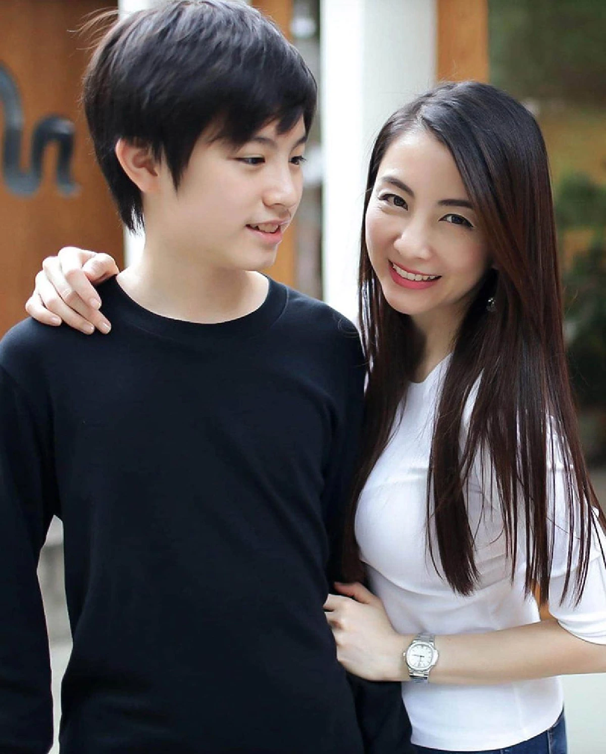 ส่องภาพ น้องเอเอ หลานชาย โทนี่ รากแก่น ฉายแววหล่อออร่าพระเอกจับ 