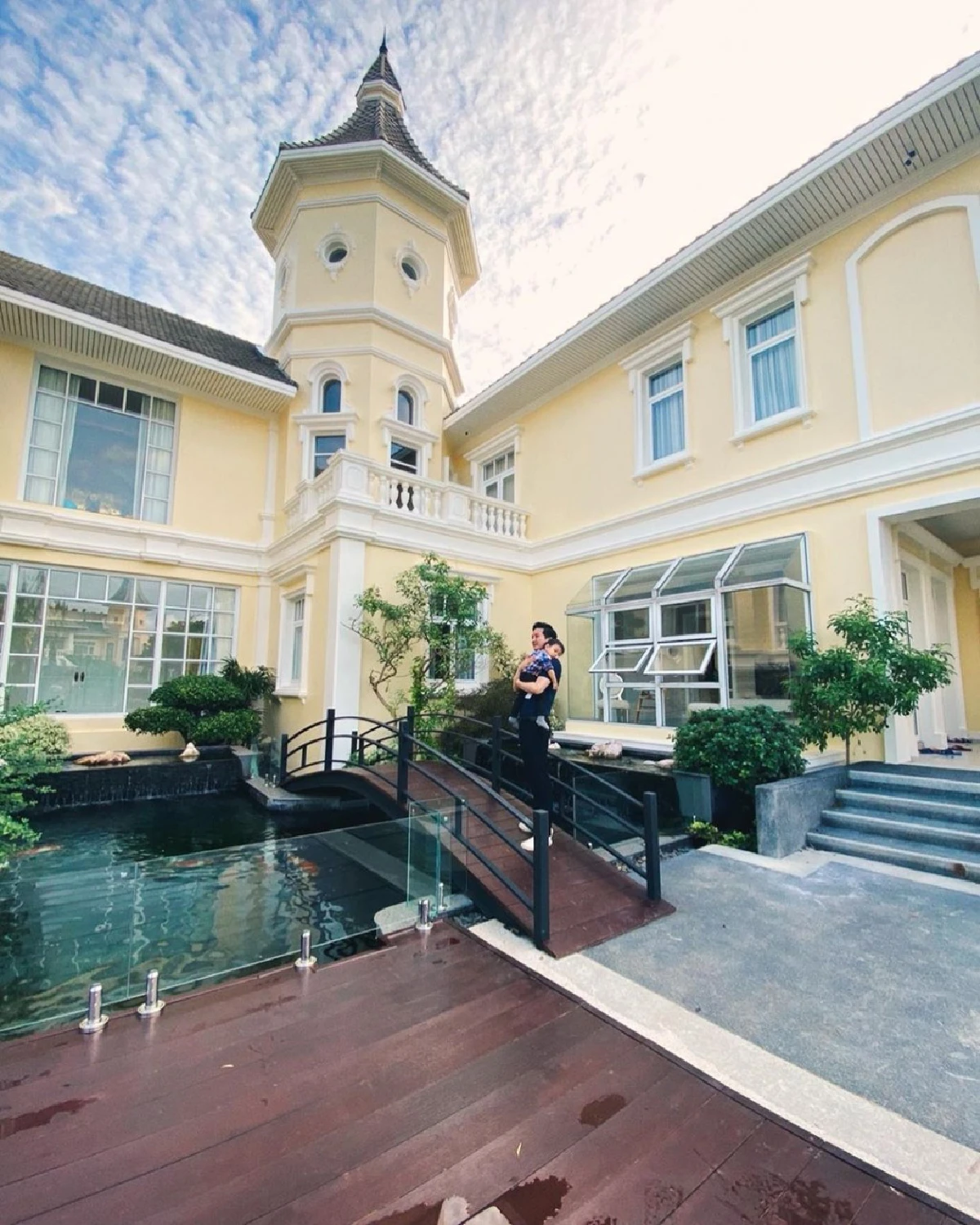 “เชน ธนา” เผยบ้านใหม่ราคาร่วม 180 ล้าน พร้อมฉลองขึ้นบ้านใหม่ 7 วัน 7 คืน