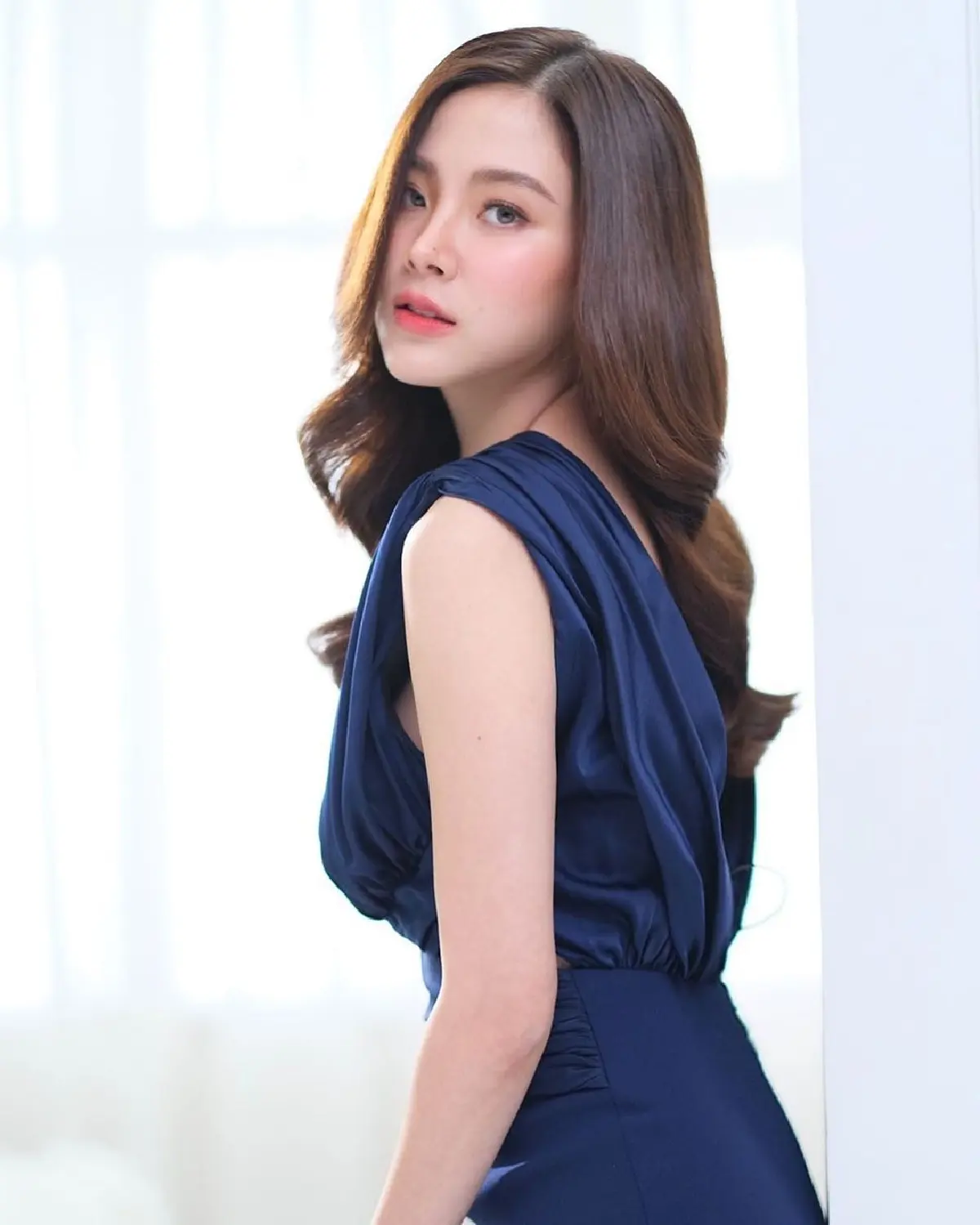 ส่องภาพ ใบเฟิร์น พิมพ์ชนก กับลุคสวยเป๊ะดูดีที่ทำให้หนุ่มๆใจละลาย