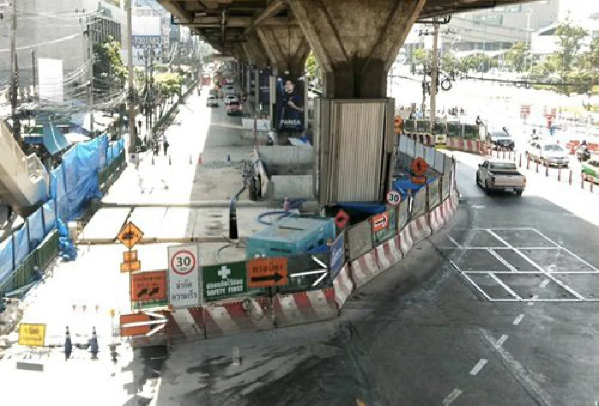 สั่งผู้รับเหมาโครงการรถไฟฟ้า เคลียร์พื้นผิวจราจร รองรับเดินทางช่วงหยุดยาว