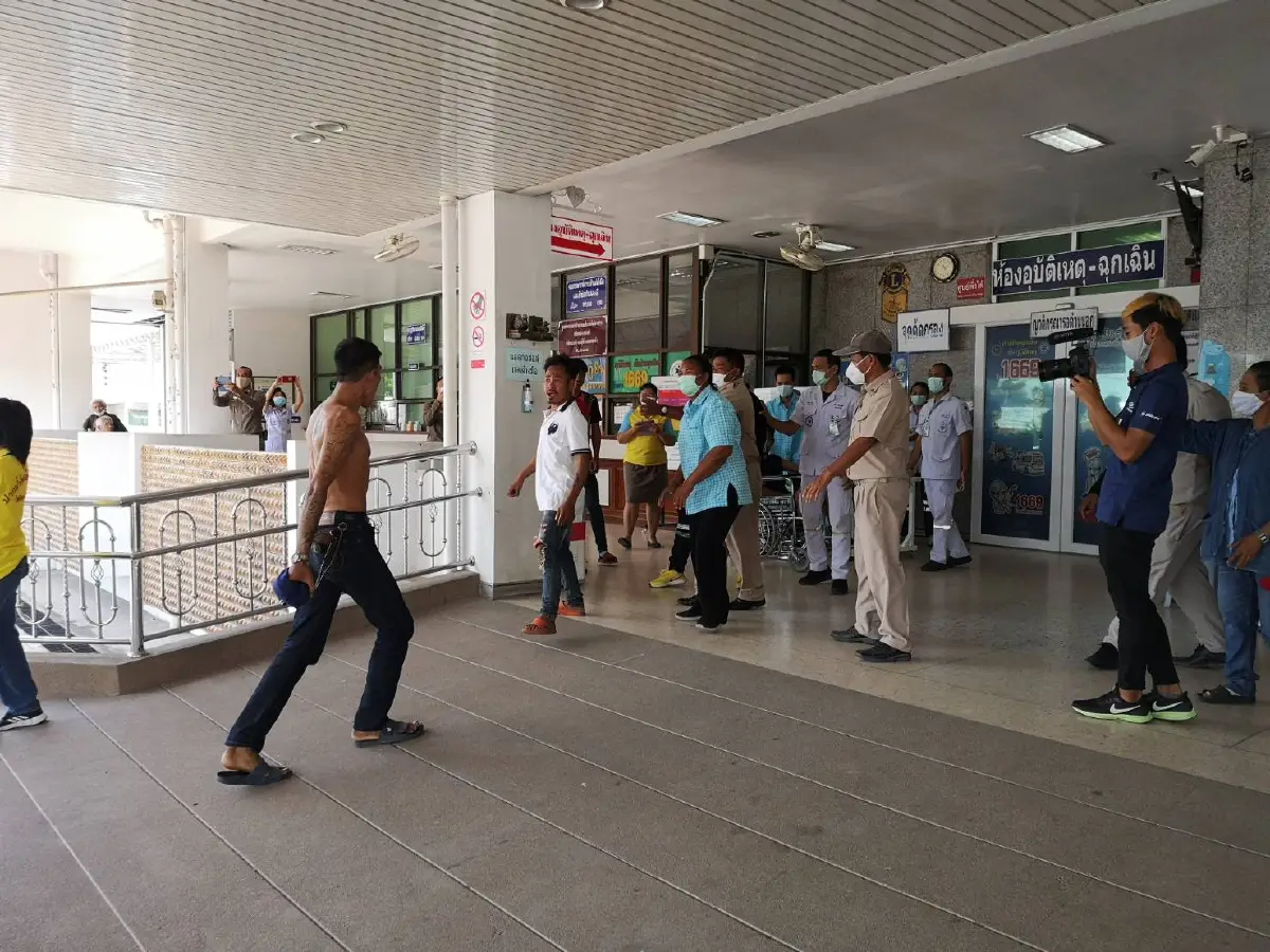 ดุเดือดเหมือนจริง!วัยรุ่นตีกันในโรงพยาบาล ที่แท้ซ้อมแผนเผชิญเหตุ