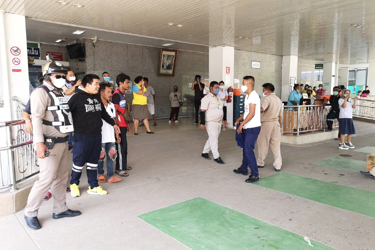 ดุเดือดเหมือนจริง!วัยรุ่นตีกันในโรงพยาบาล ที่แท้ซ้อมแผนเผชิญเหตุ