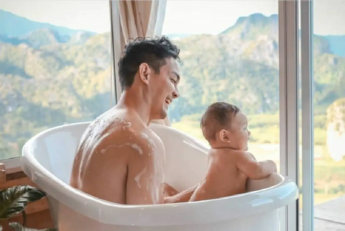 อบอุ่นน่ารัก! กิก ดนัย ลงอ่างอาบน้ำกับ น้องเก้า พร้อมตื่นเช้าชมวิวสวย
