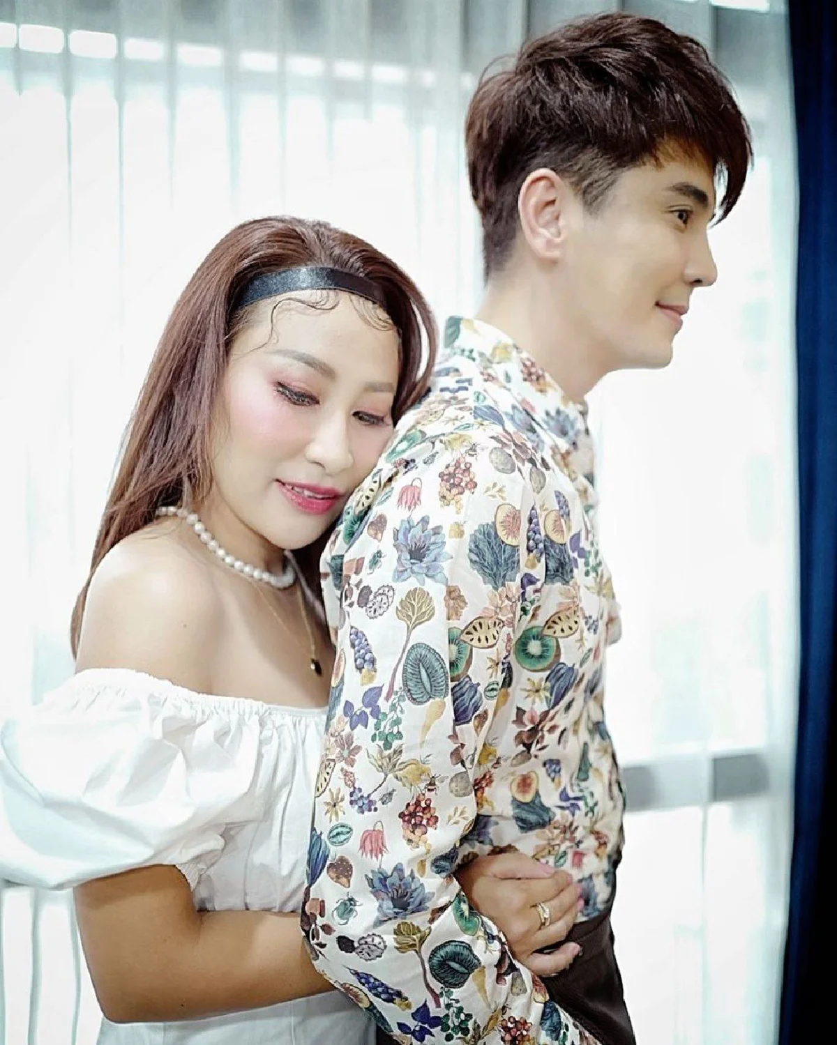 เซ็ตนี้แซ่บมาก! ลาล่า อาร์สยาม แหวกอกเซ็กซี่โพสท่าสุดเป๊ะริมหาด 