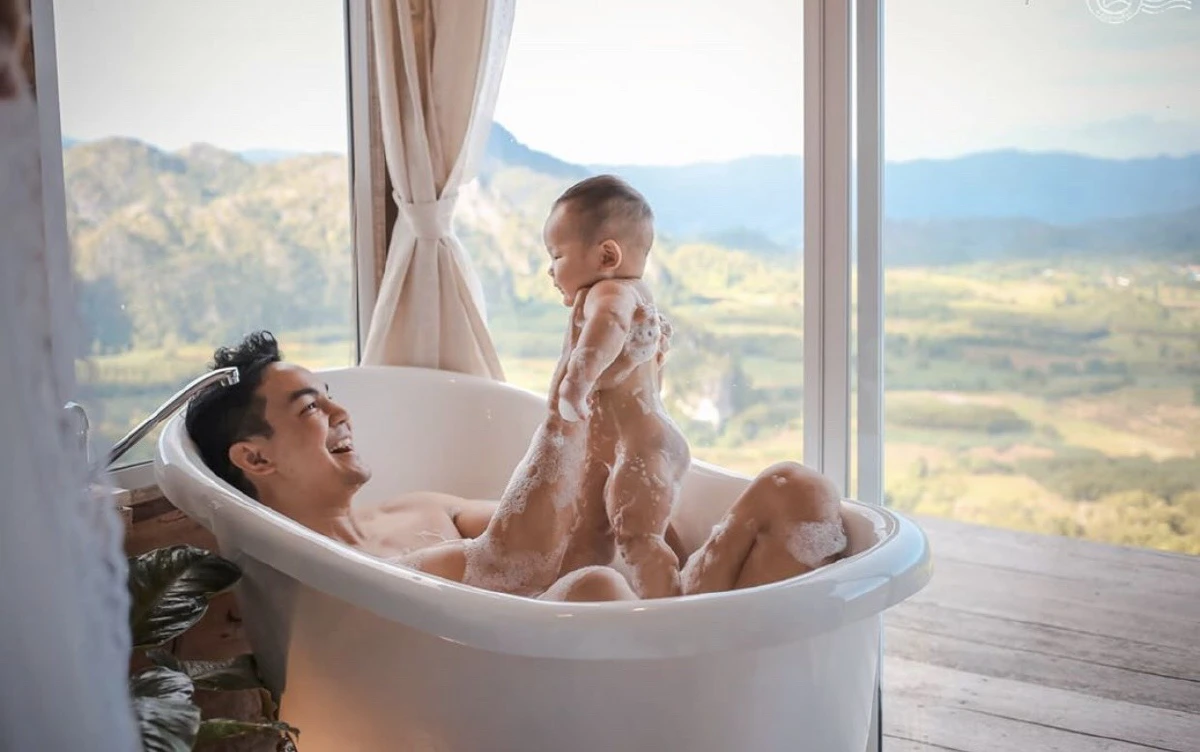 อบอุ่นน่ารัก! กิก ดนัย ลงอ่างอาบน้ำกับ น้องเก้า พร้อมตื่นเช้าชมวิวสวย