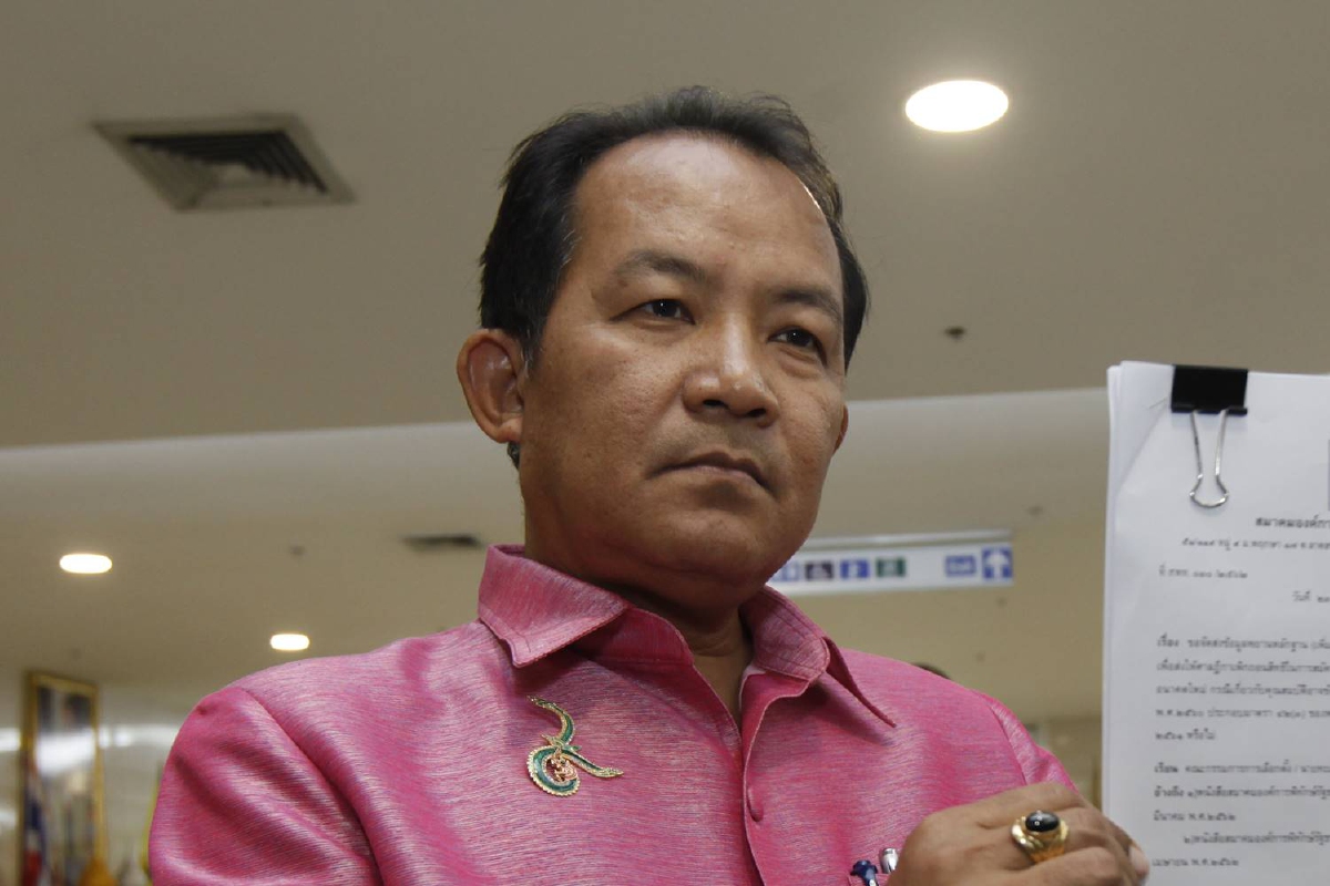 ศรีสุวรรณจี้นายกฯสอบ "อัยการ-ตำรวจ" ปมถอนหมายจับทายาทอยู่วิทยา ศรีสุวรรณจี้นายกฯสอบ "อัยการ-ตำรวจ" ปมถอนหมายจับทายาทอยู่วิทยา