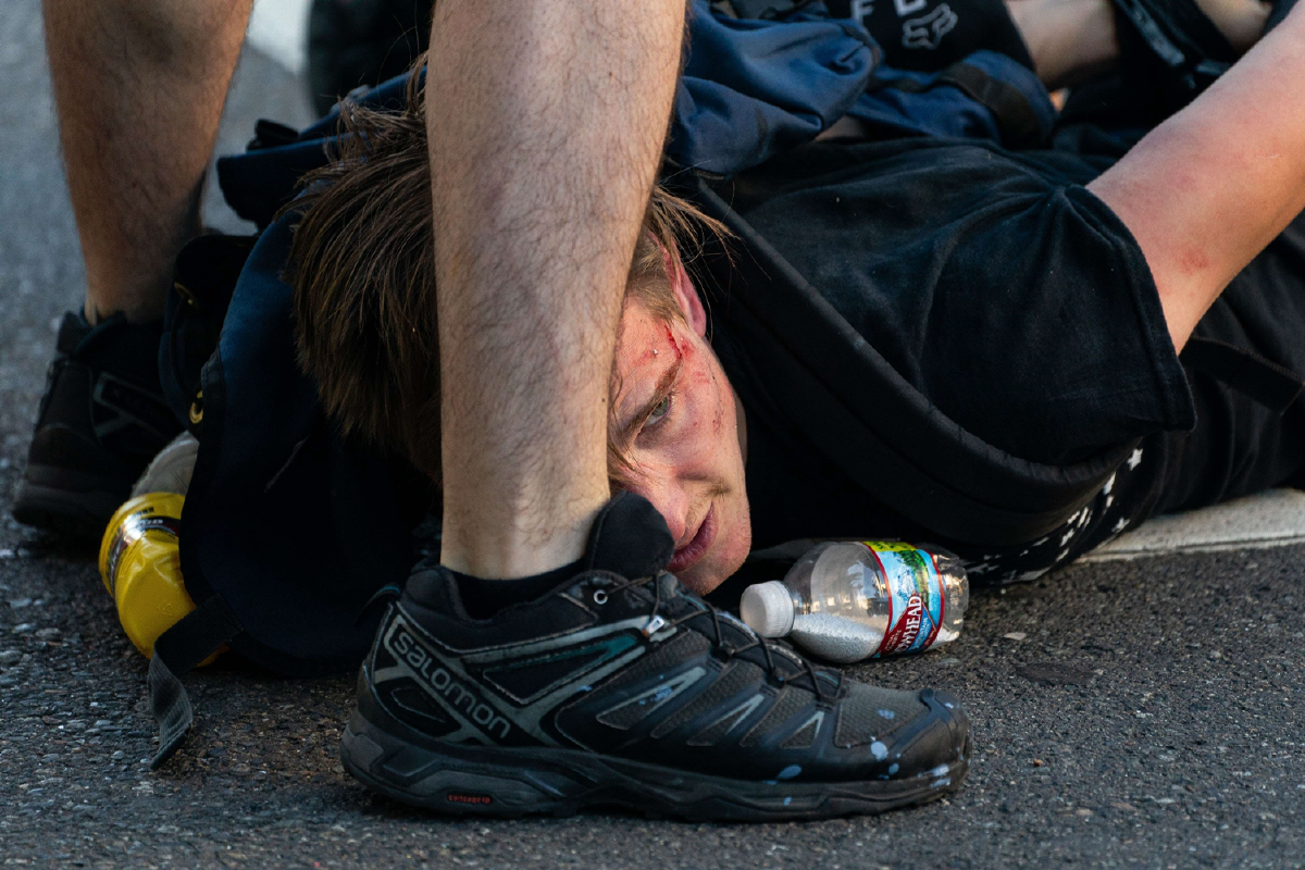 สหรัฐใช้ไม้แข็งปราบผู้ประท้วงคนหนุ่มสาว ลุกฮือต้านรัฐ