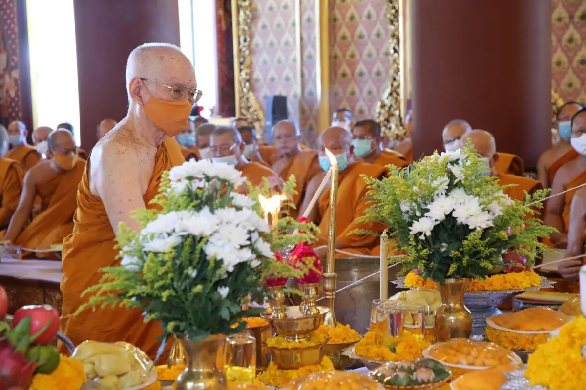 "สมเด็จพระสังฆราช" สวดเจริญพระพุทธมนต์ถวายพระพรชัยมงคลแด่ "ในหลวง"