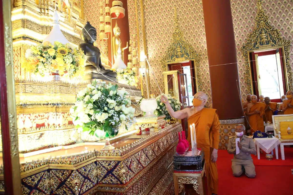 "สมเด็จพระสังฆราช" สวดเจริญพระพุทธมนต์ถวายพระพรชัยมงคลแด่ "ในหลวง"