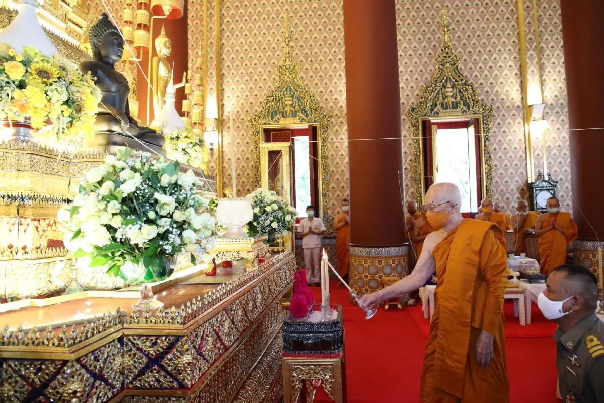 "สมเด็จพระสังฆราช" สวดเจริญพระพุทธมนต์ถวายพระพรชัยมงคลแด่ "ในหลวง"