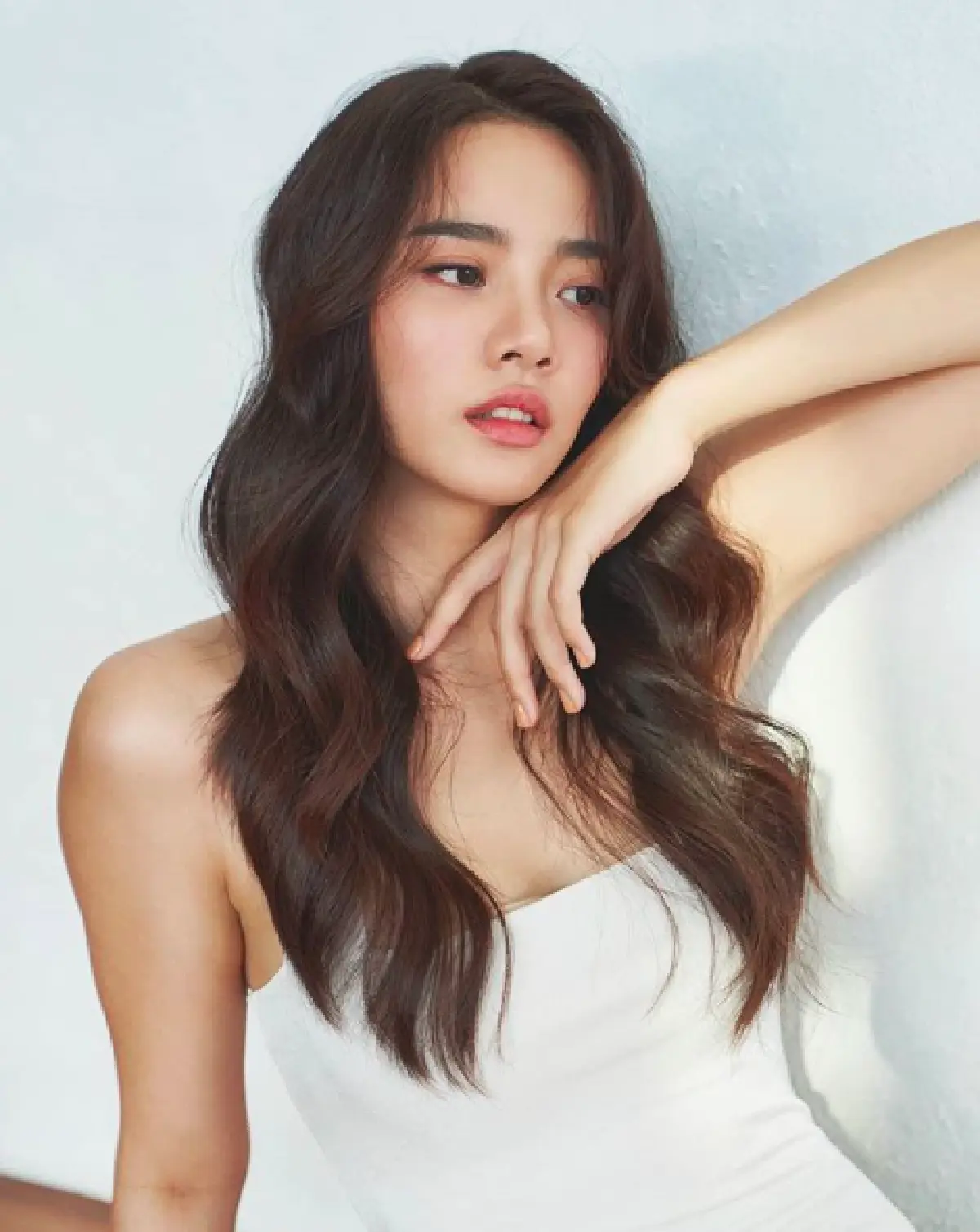 "วาววา ณิชารีย์" ถอดท่อนบนโพสท่าแซ่บ โชว์ความเซ็กซี่แบบเบาๆ