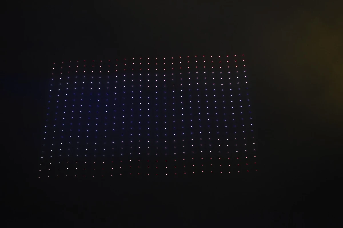 ตื่นตาตื่นใจ!โดรนแปรอักษรเทิดพระเกียรติ"ในหลวง"