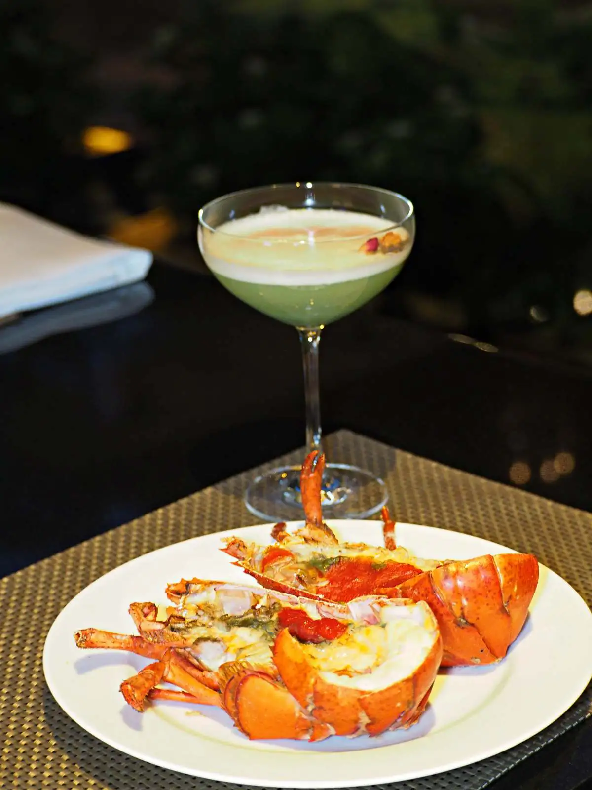 อลังการกับบุฟเฟ่ต์รูปแบบใหม่ในห้องอาหาร ‘เรนทรี คาเฟ่’