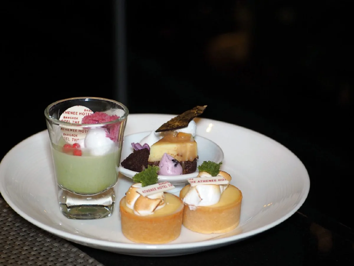 อลังการกับบุฟเฟ่ต์รูปแบบใหม่ในห้องอาหาร ‘เรนทรี คาเฟ่’