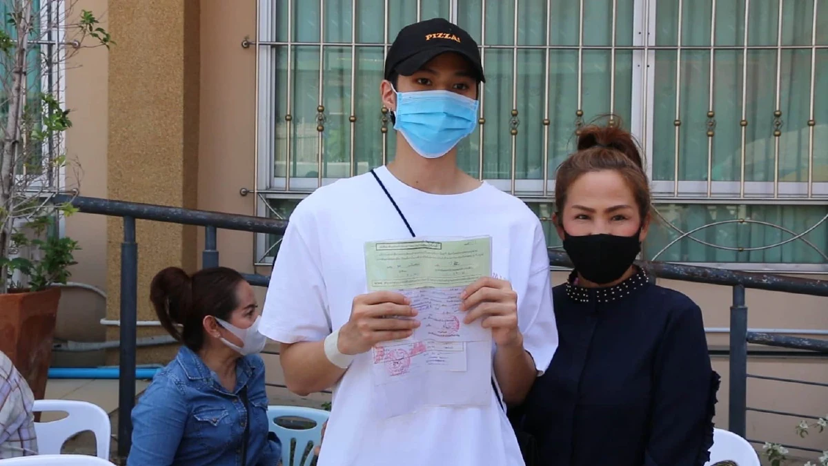 "แบงค์ ฮอร์โมน" ขอผ่อนผันเข้าเกณฑ์ทหารอีกปีอ้างติดถ่ายหนังแน่น