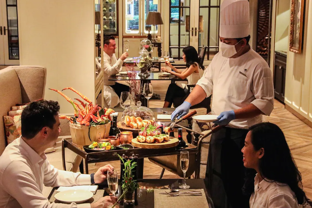 อลังการกับบุฟเฟ่ต์รูปแบบใหม่ในห้องอาหาร ‘เรนทรี คาเฟ่’