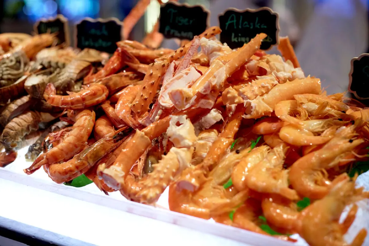 อลังการกับบุฟเฟ่ต์รูปแบบใหม่ในห้องอาหาร ‘เรนทรี คาเฟ่’