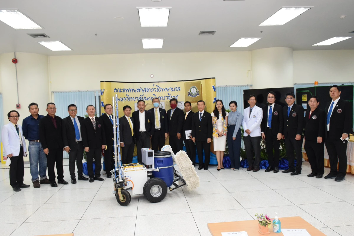 มอบ"น้องนนทรี"หุ่นยนต์ต้นแบบโรยละอองฆ่าเชื้อ