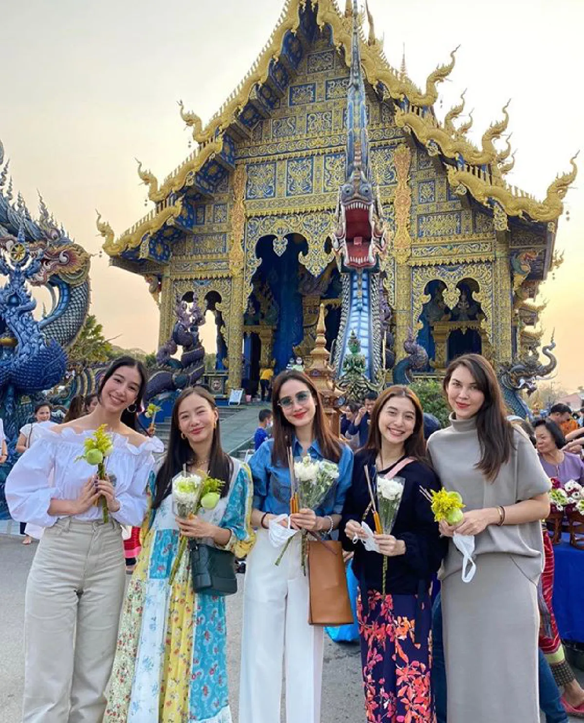 แมท ภีรนีย์ สุดแฮปปี้! แก๊งเฟอร์บี้ รวมตัวฉลองวันเกิดให้ โดยมี สงกรานต์ เคียงข้าง