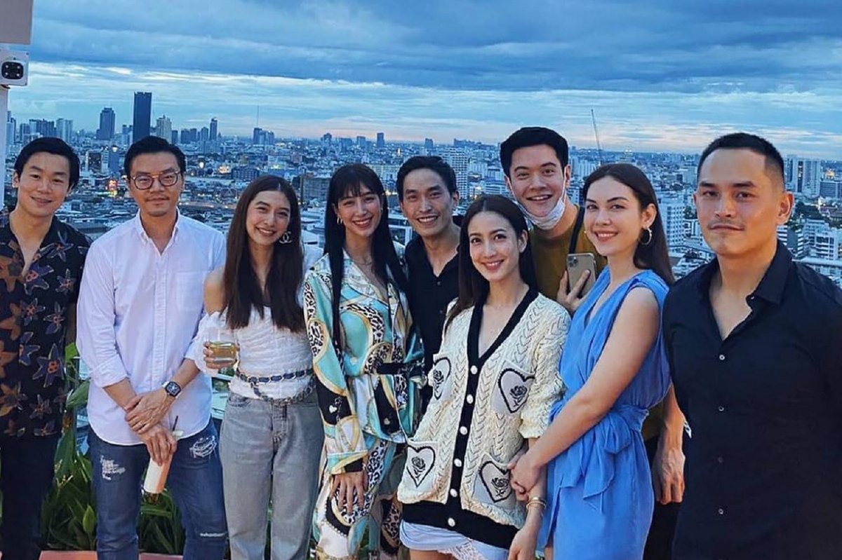 มันก็จะเขินหน่อย! ไฮโซณัย ยังไม่ชิน..ร่วมเฟรมแก๊งเฟอร์บี้ ภาพนี้รวมตัวคนมีคู่ มันก็จะเขินหน่อย! ไฮโซณัย ยังไม่ชิน..ร่วมเฟรมแก๊งเฟอร์บี้ ภาพนี้รวมตัวคนมีคู่