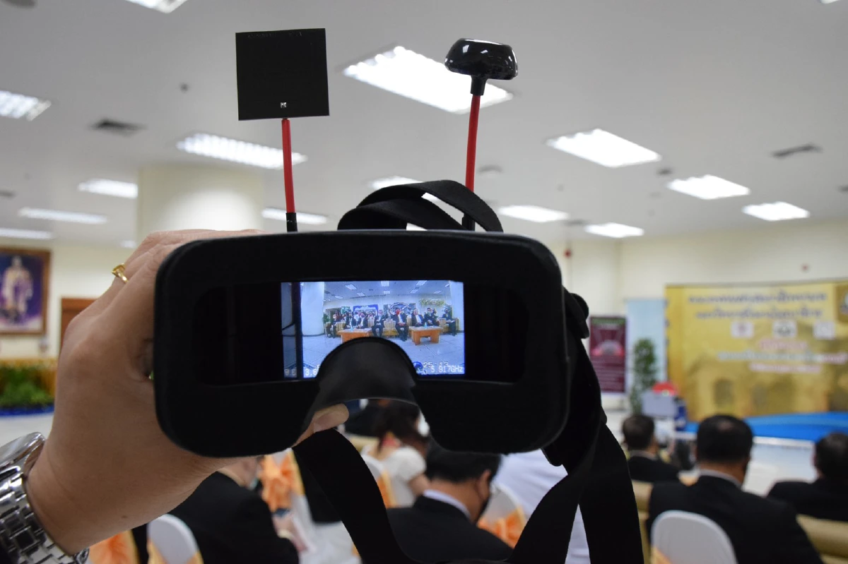 มอบ"น้องนนทรี"หุ่นยนต์ต้นแบบโรยละอองฆ่าเชื้อ