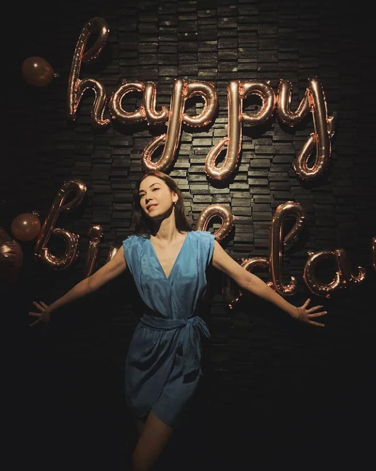 แมท ภีรนีย์ สุดแฮปปี้! แก๊งเฟอร์บี้ รวมตัวฉลองวันเกิดให้ โดยมี สงกรานต์ เคียงข้าง