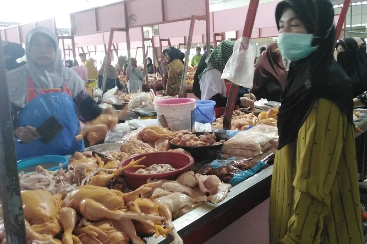 ชาวไทยมุสลิมแห่ซื้อข้าวของเตรียมฉลองวันฮารีรายอ