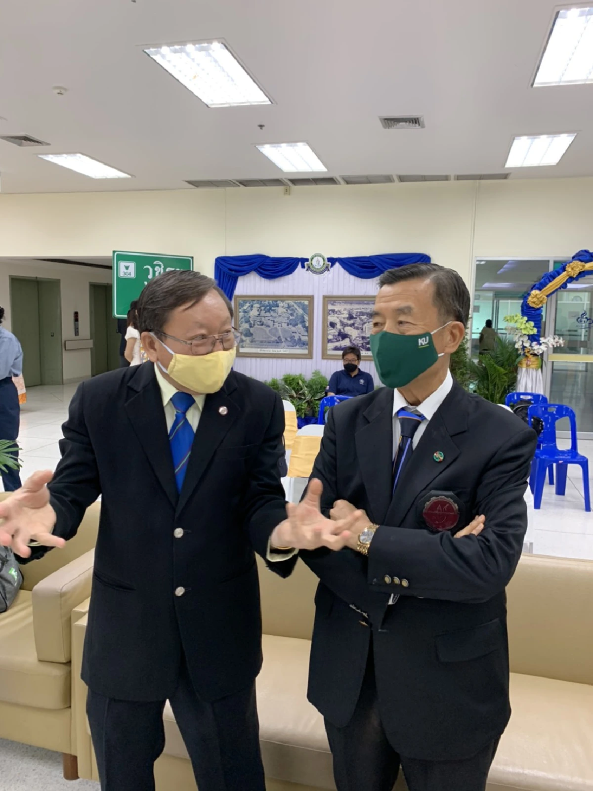 มอบ"น้องนนทรี"หุ่นยนต์ต้นแบบโรยละอองฆ่าเชื้อ