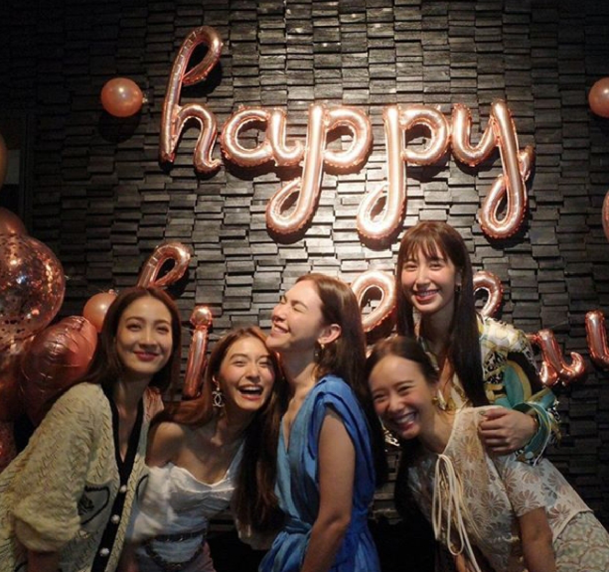 มันก็จะเขินหน่อย! ไฮโซณัย ยังไม่ชิน..ร่วมเฟรมแก๊งเฟอร์บี้ ภาพนี้รวมตัวคนมีคู่