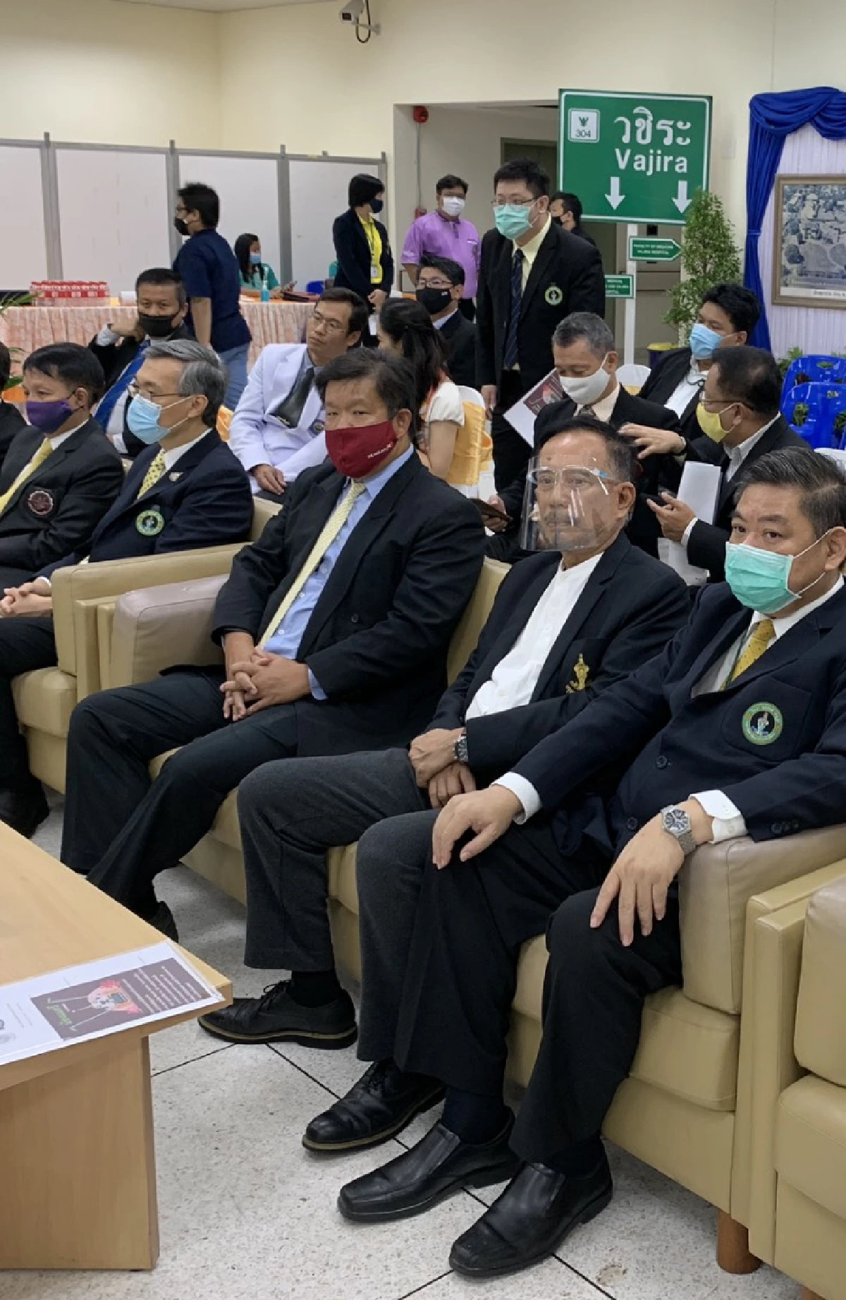 มอบ"น้องนนทรี"หุ่นยนต์ต้นแบบโรยละอองฆ่าเชื้อ