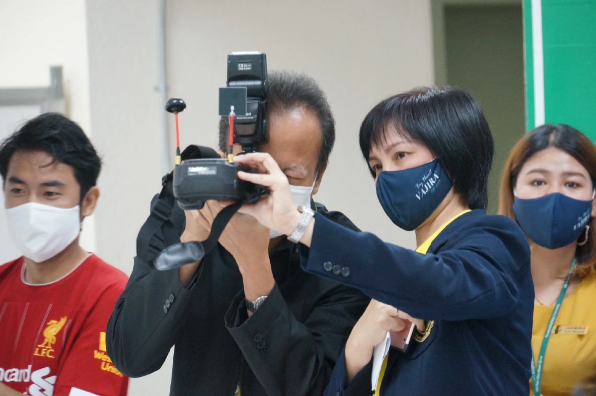 มอบ"น้องนนทรี"หุ่นยนต์ต้นแบบโรยละอองฆ่าเชื้อ