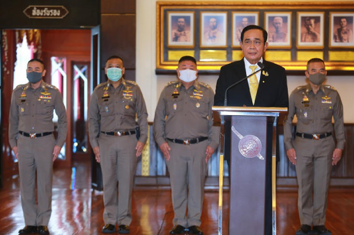 "ประยุทธ์" นั่งหัวโต๊ะถก"ก.ตร.-ก.ต.ช." เน้นให้ความสำคัญกฎหมาย ใครผิดต้องลงโทษ "ประยุทธ์" นั่งหัวโต๊ะถก"ก.ตร.-ก.ต.ช." เน้นให้ความสำคัญกฎหมาย ใครผิดต้องลงโทษ