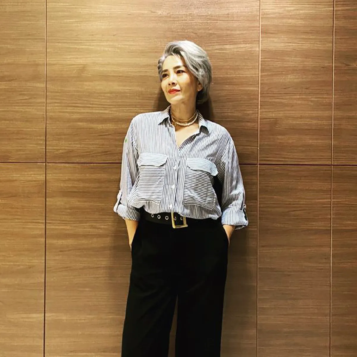 จำแทบไม่ได้! ต่าย เพ็ญพักตร์ เปลี่ยนลุคใหม่ผมสั้นสีเทาสวยเท่กระชากวัยสุดๆ