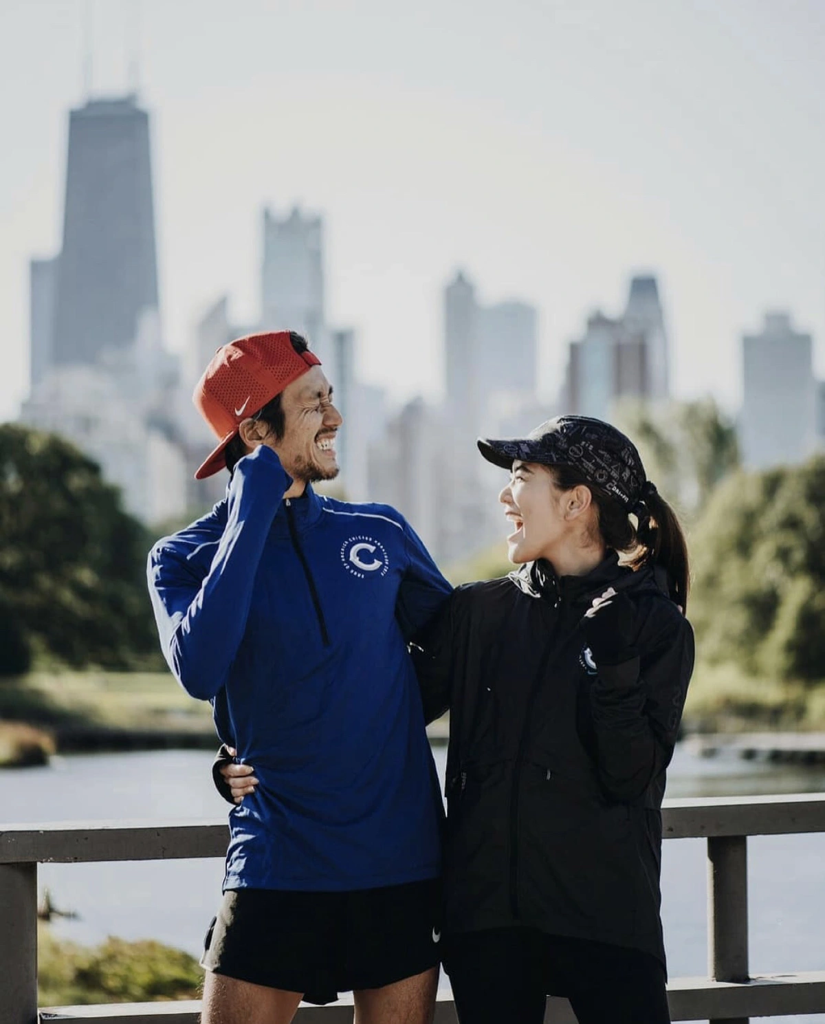 คู่รักสายบุญ ก้อย-ตูน นุ่งขาวห่มขาว เข้าวัดปฏิบัติธรรมสงบจิตใจ