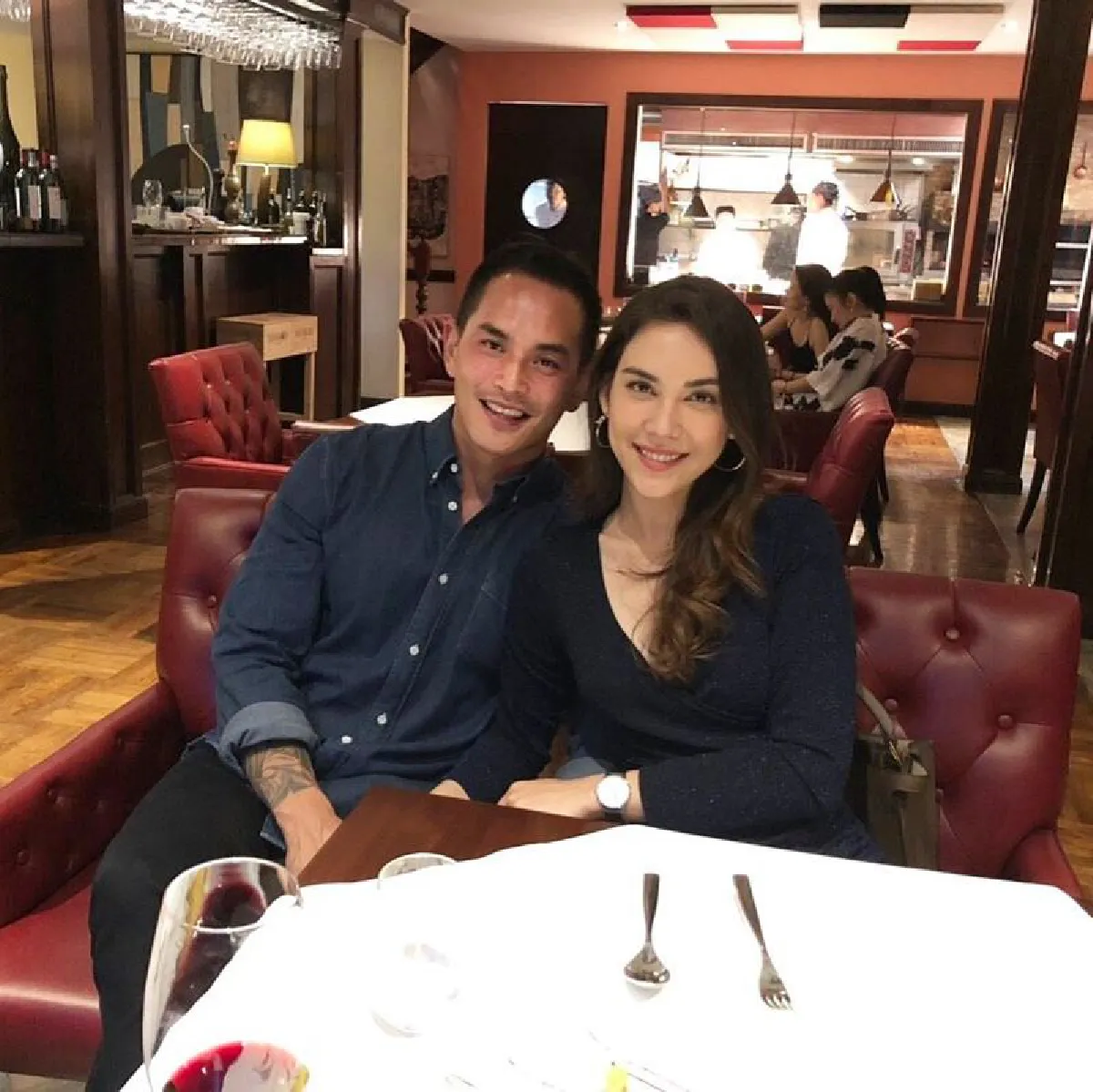 สงกรานต์ ลงรูปคู่ แมท ภีรนีย์ สุดแฮปปี้พากันไปฉลองวันเกิดอีกรอบ