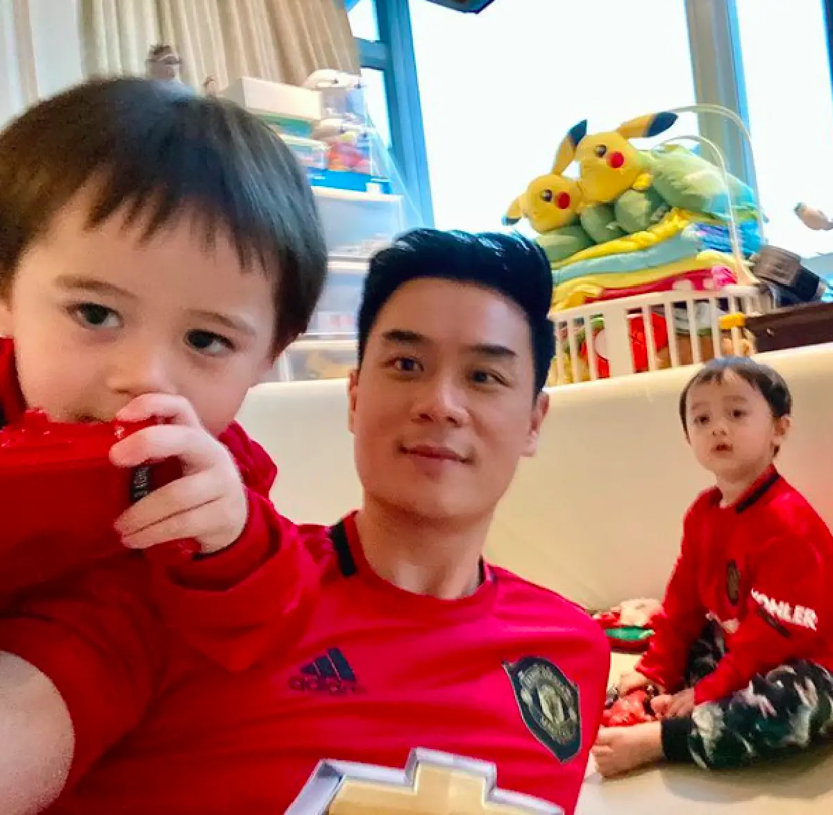 “น็อต วิศรุต” ในลุคซิ่งมอเตอร์ไซค์เท่ๆ งานนี้ “ชมพู่” ถึงกับบอกเบาได้เบา!