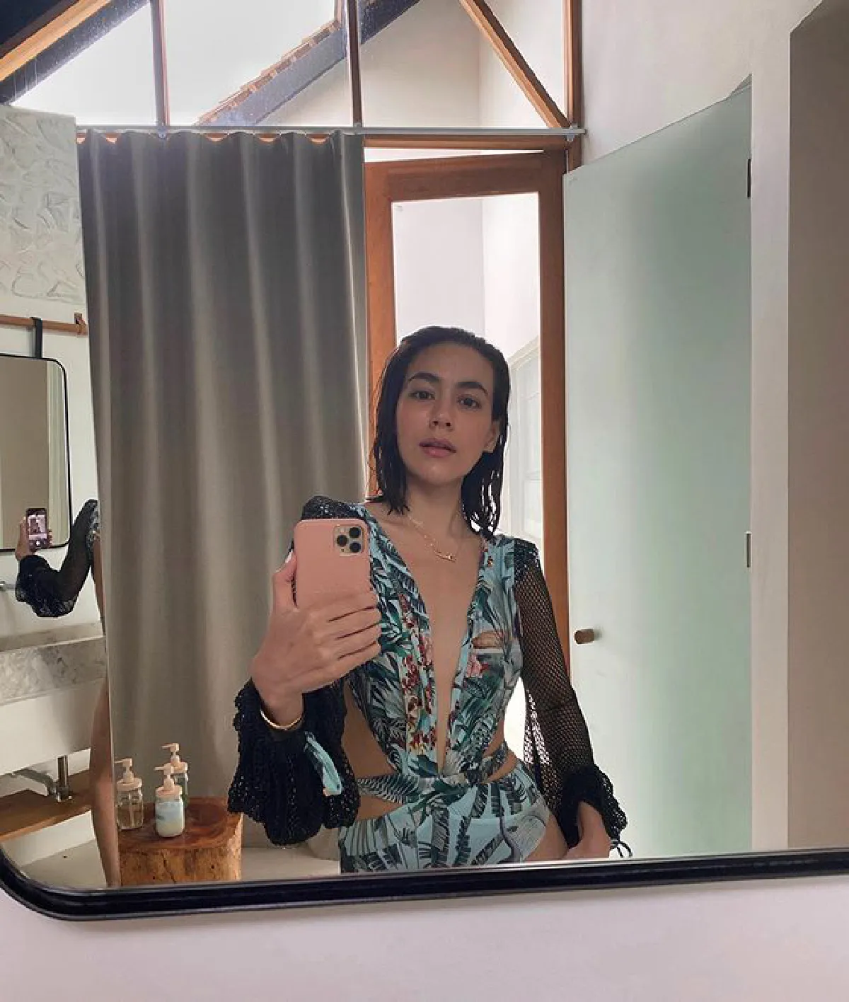 "คิมเบอร์ลี่" สุดแซ่บ! เซลฟี่ในชุดว่ายน้ำ อวดทรวดทรงหุ่นเป๊ะไร้ที่ติมาก 