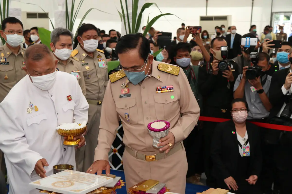 "บิ๊กตู่"วางศิลาฤกษ์โครงการฟื้นฟูเมืองชุมชนดินแดง ระยะที่ 2 