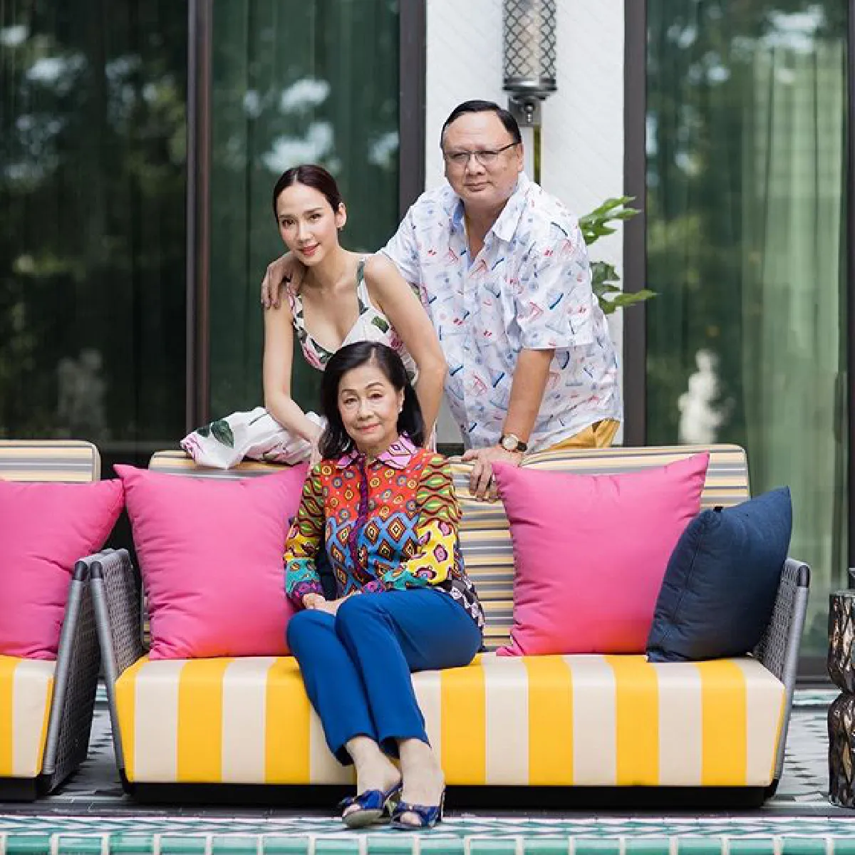 "อั้ม พัชราภา" ควง "ไฮโซพก"  ร่วมโต๊ะฉลองวันเกิดคุณพ่ออย่างอบอุ่น