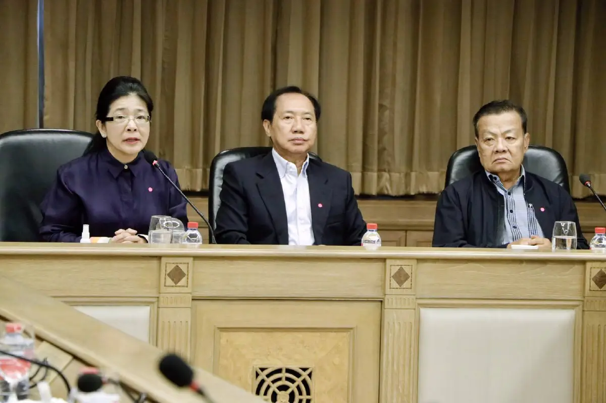 "เพื่อไทย"ขีดกรอบเวลาแก้ไขรธน.หลังมีส.ส.ร.ไม่ควรเกิน 8 เดือน