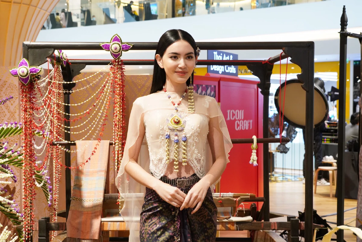 พช.จับมือห้างดังเชิดชูเหล่าศิลปินผู้สร้างสรรค์งานผ้าไทย