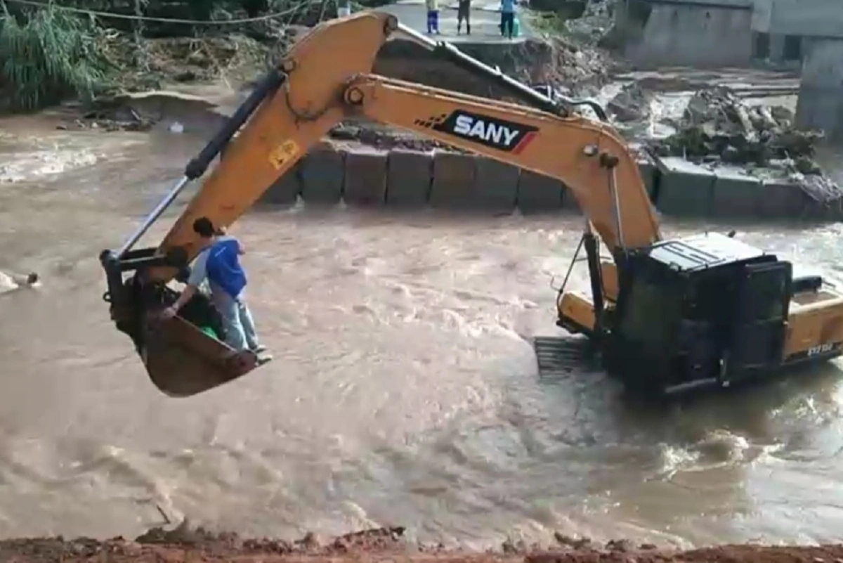 "ซินลากู" ถล่มเชียงใหม่น้ำหลากกัดเซาะถนนทางหลวงถูกตัดขาด