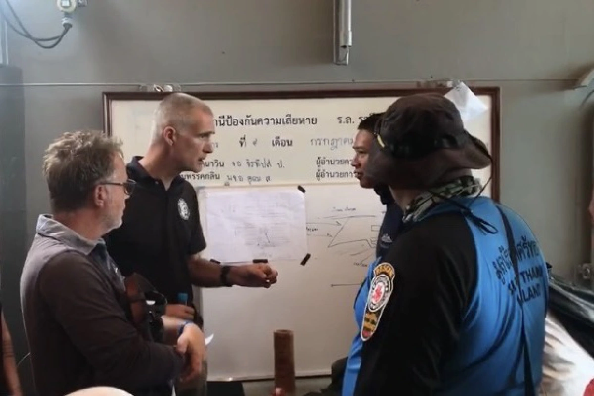 นักดำน้ำทีมกู้ภัย13หมูป่าค้นหาผู้สูญหายเรือเฟอร์รี่อับปางแล้วยังไม่พบ