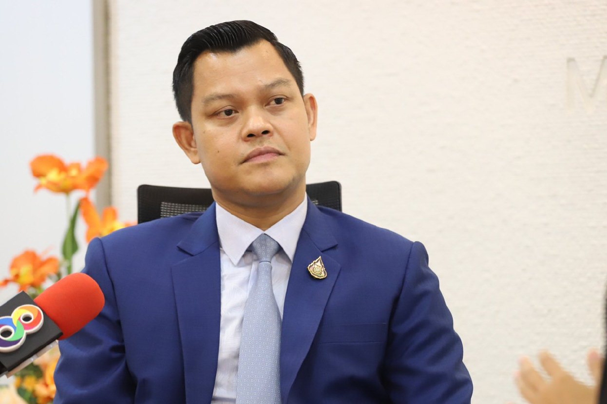 "ธนกร"ชู "บิ๊กตู่" ทำทุกอย่างให้ประเทศเดินหน้า เหน็บส.ส.บางคนได้คืบจะเอาศอก "ธนกร"ชู "บิ๊กตู่" ทำทุกอย่างให้ประเทศเดินหน้า เหน็บส.ส.บางคนได้คืบจะเอาศอก
