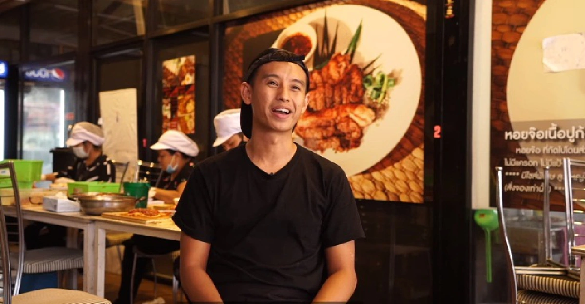 จากเชฟเรือสำราญสู่พ่อค้าหมูย่างริมทางเงินแสน! ‘การัณต์ ศรีประเสริฐ’