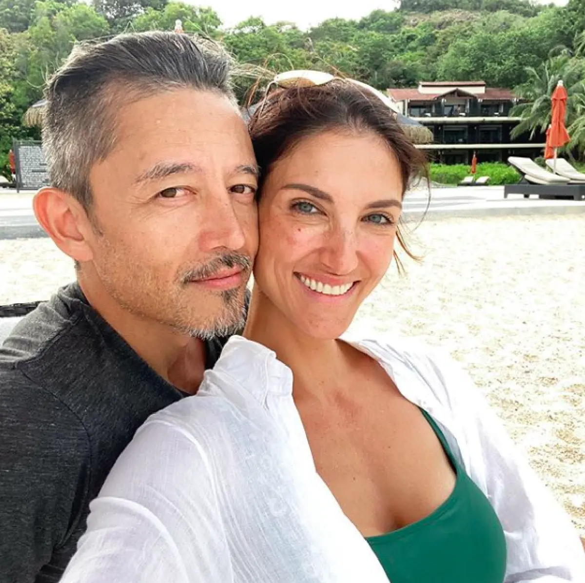 “ซินดี้” โชว์สปิริตความเป็นนางแบบรุ่นใหญ่ โพสท่าเบาๆ ในชุดว่ายน้ำ 