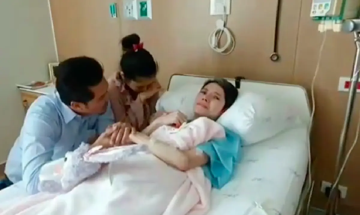 "นิ้ง กุลสตรี" ปลื้มปริ่ม "เต๋า-นุ๊ก" มาให้กำลังใจถึงขอบเตียง พร้อมร้องเพลงให้ฟัง