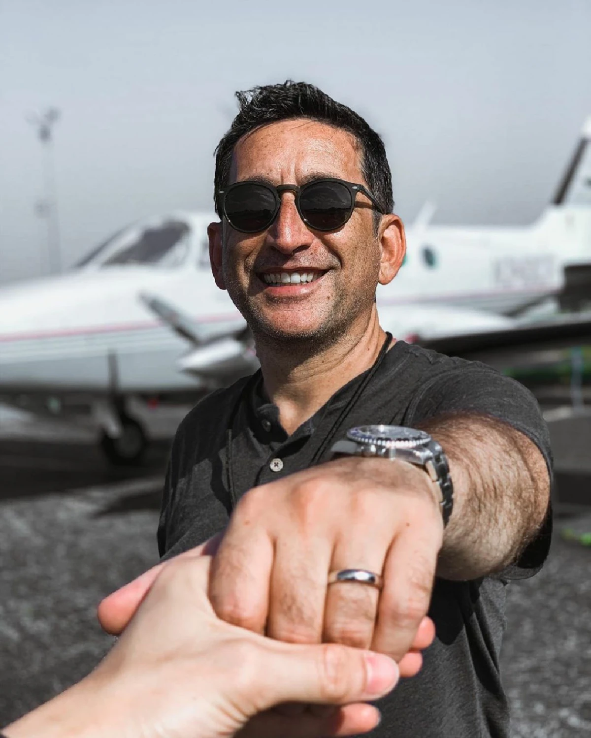 กัสเบล พีรกร โชว์แหวนที่นิ้วนางซ้าย หลังถูกแฟนฝรั่งขอแต่งงานแล้ว 