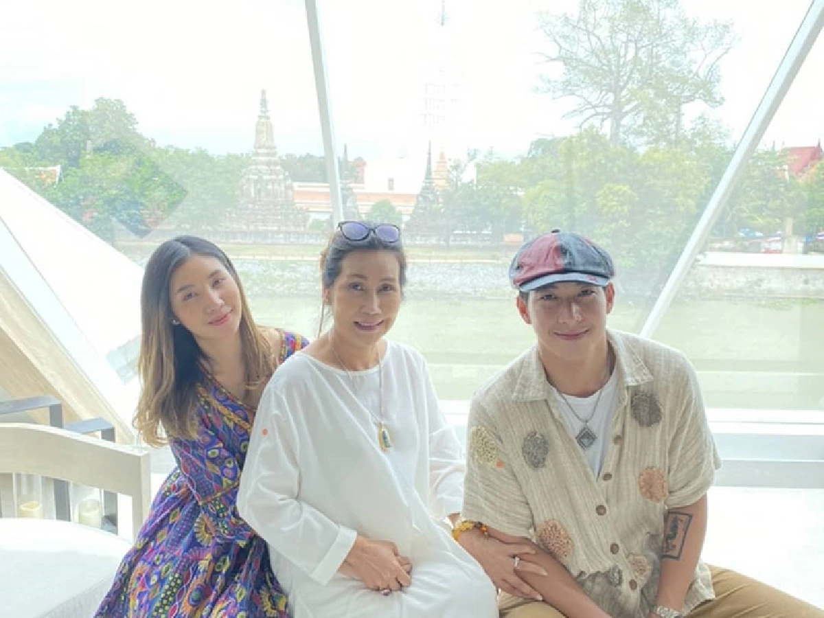น่ารักจังคู่นี้! โตโน่-ณิชา ควงสองคุณแม่เที่ยวไหว้พระอยุธยาอบอุ่นพร้อมหน้า